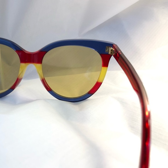 GUCCI SUNGLASSES - Picture 3 of 7